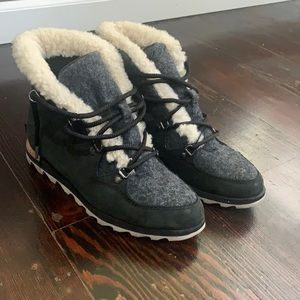 NEW Sorel Arctic Black Fur Booties